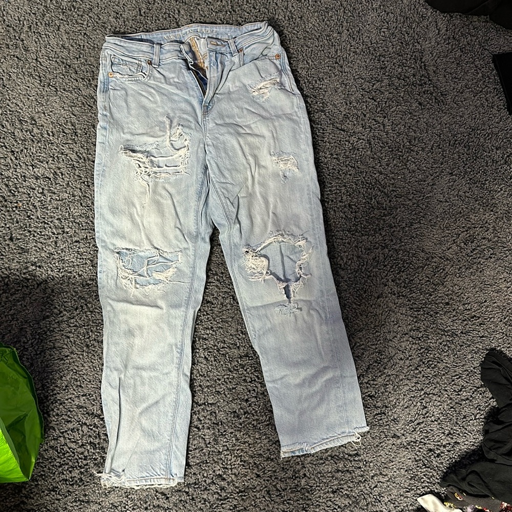 American Eagle, Mom jeans